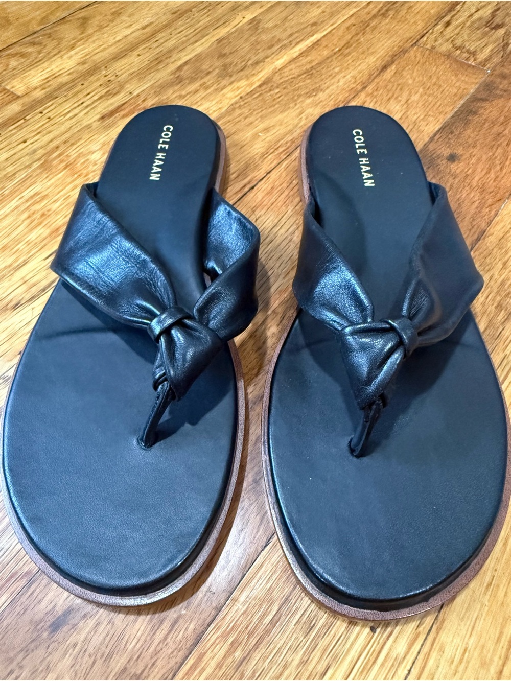 🖤 Cole Haan Black Knotted Leather Thong Sandals 🖤